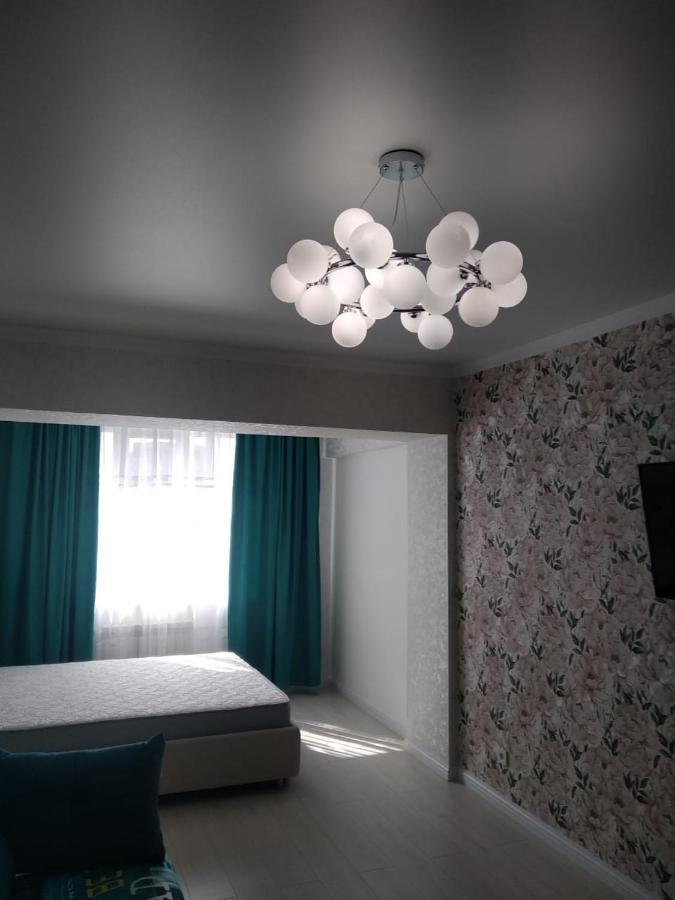 Ferienwohnung Молодежный Almaty Exterior foto